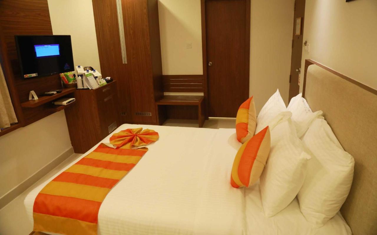 Hotel Anjali Park กัตตะยัม ภายนอก รูปภาพ