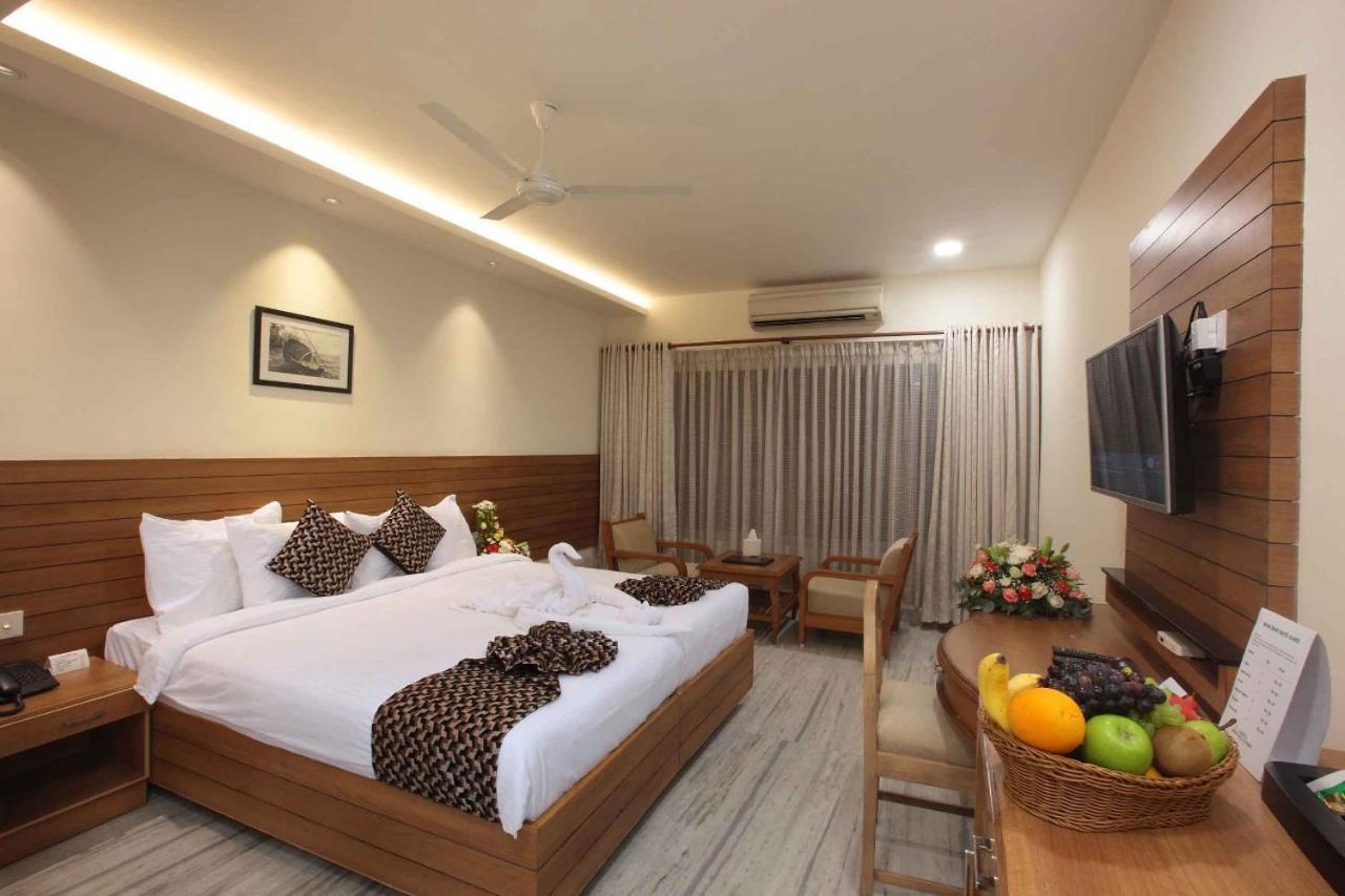 Hotel Anjali Park กัตตะยัม ภายนอก รูปภาพ
