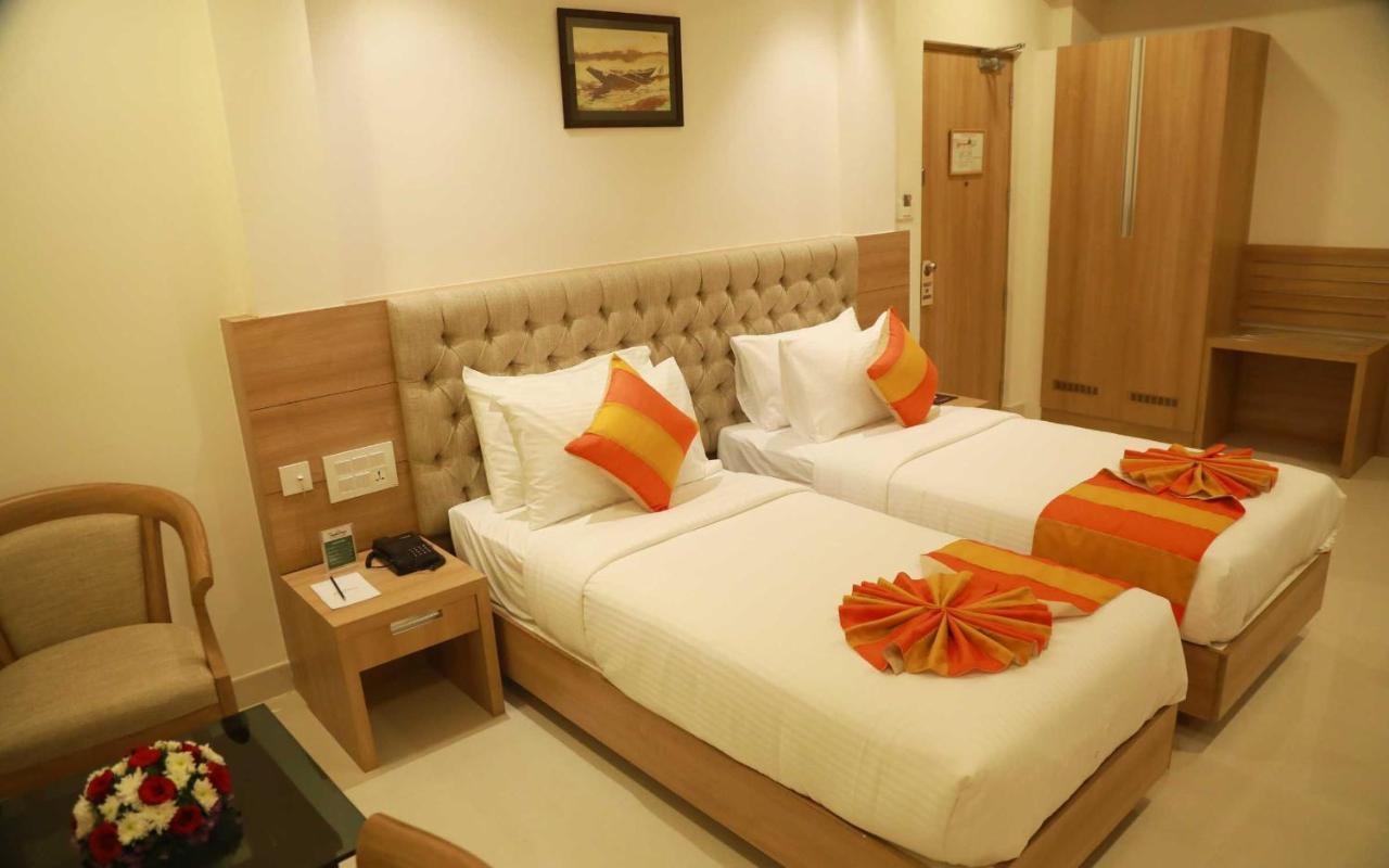 Hotel Anjali Park กัตตะยัม ภายนอก รูปภาพ