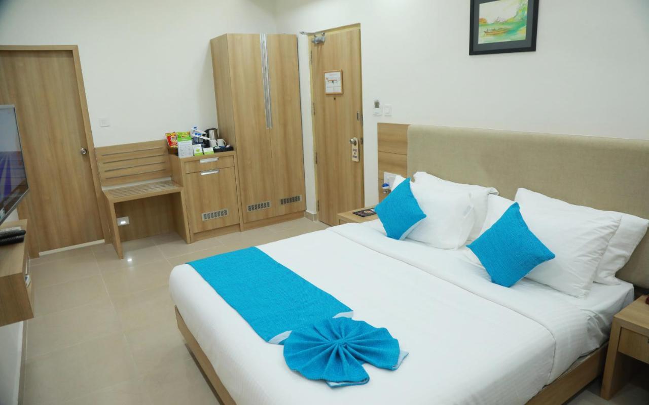 Hotel Anjali Park กัตตะยัม ภายนอก รูปภาพ