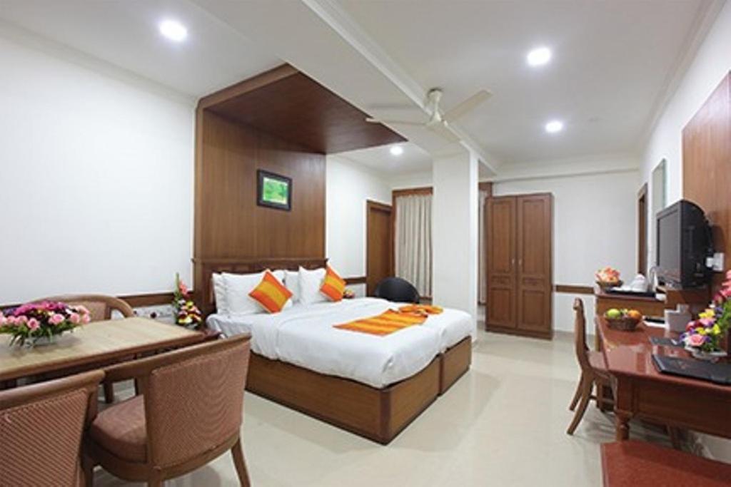 Hotel Anjali Park กัตตะยัม ภายนอก รูปภาพ